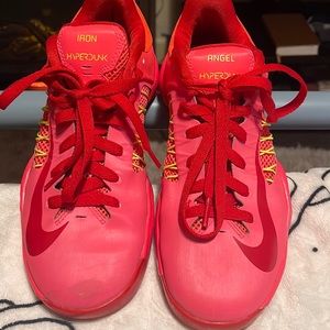 Women’s Nike ID Hyperdunk court shoe